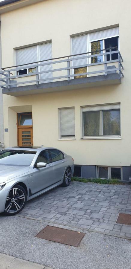 Parkview Apartment In Zagreb'S Favorite Neighborhood Exterior photo